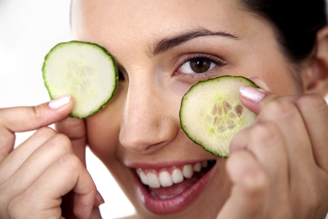 Cucumber to brighten the skin